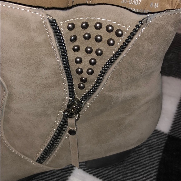 Grey booties - Picture 2 of 2